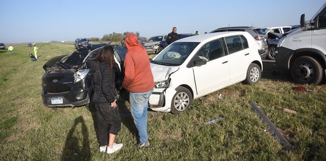 Choque en cadena en la autopista a Córdoba. Fue este lunes a la tarde y hubo una víctima fatal.