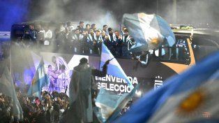 La Selección Argentina llegó al país tras el segundo lugar en el Mundial
