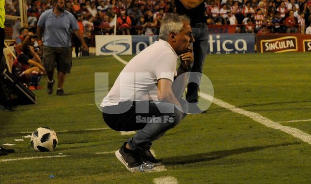 Esperando reforzar el bloque ofensivo