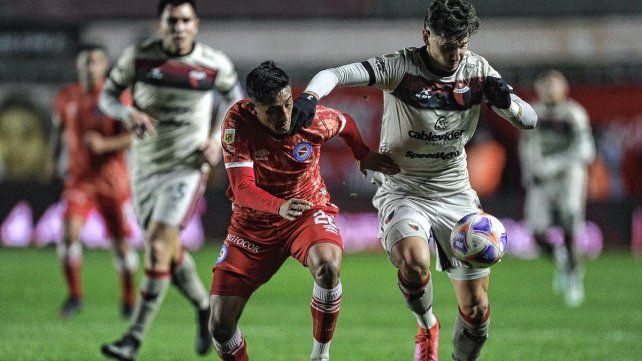 Argentinos venció a Colón como local.