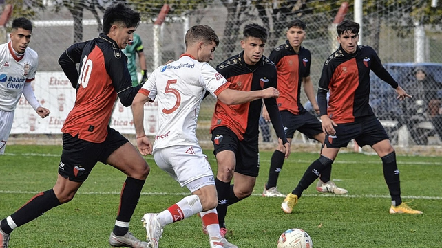 Colón empató con Huracán y no pudo llegar a la punta en Reserva