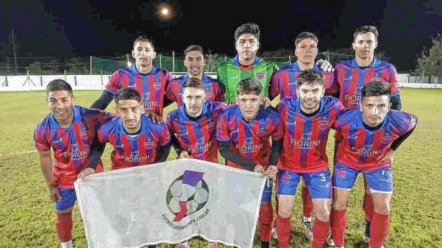La Perla del Oeste goleó a La Casita y recuperó la punta del torneo Polaca Burtovoy.