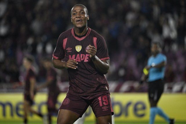 Yoshan Valois fue el encargado de abrir el marcador a los 67 minutos para Lanús.