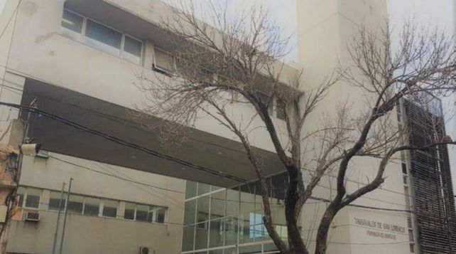 La Justicia le suspendió la telefonía celular y el carné de conducir a un padre que no paga la cuota alimentaria