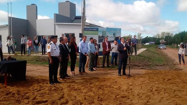 Bordet inauguró las primeras viviendas construidas con fondos provinciales