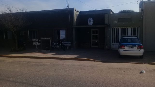 Violentos ladrones presos por golpear y robar a una mujer