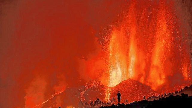 La lava del volcán de Canarias destruye todo a su paso