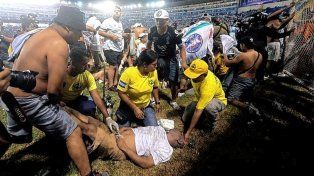 Tragedia en el fútbol: al menos 12 muertos en una estampida