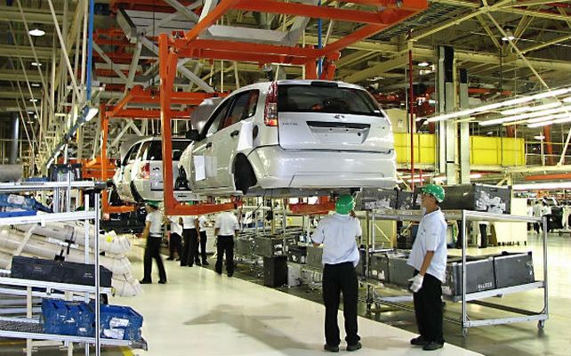 El gobierno subió el mínimo imponible del impuesto a vehículos de lujo