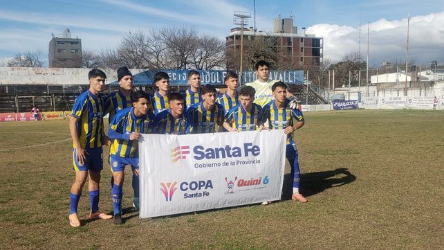 Los once de Central que saltaron al césped del Olaeta y festejaron el pase a cuartos de final de la Copa Santa Fe