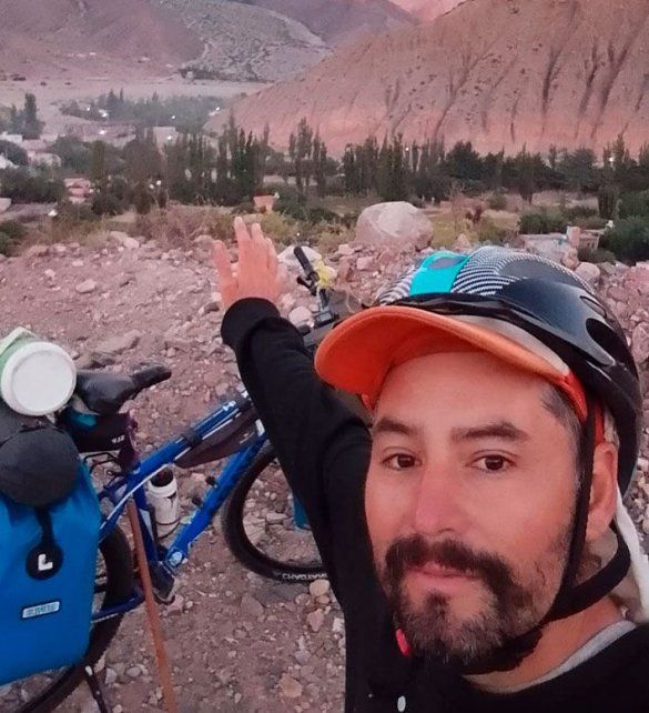 Daniel Canela es de Basavilbaso, recorre el país en bicicleta y ya llegó al norte argentino