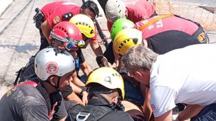 El obrero fue rescatado por los Bomberos Zapadores y personal del Sies