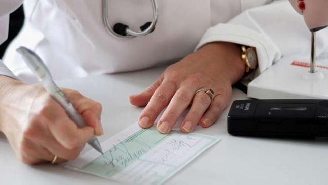 Polémica. Ahora las licencias médicas deben ajustarse a una tabla oficial.