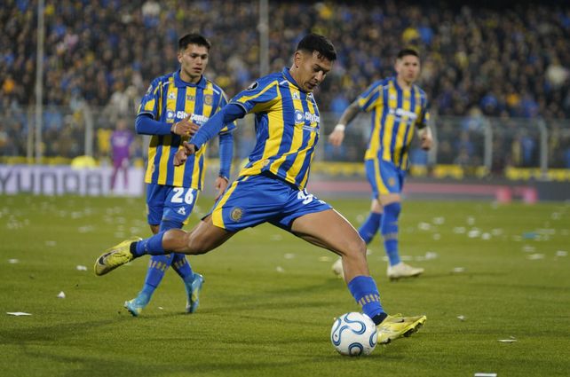 Emanuel Coronel es uno de los tres que fueron titulares en la Copa que viajó para e Choque contra el Guapo.