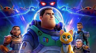 Lightyear censurada en algunos países por un beso