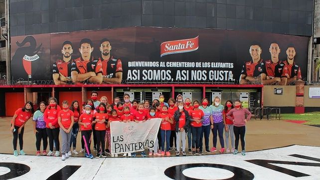 Las chicas de la Escuela de Fútbol Femenino Las Panteritas visitaron las instalaciones de Colón.