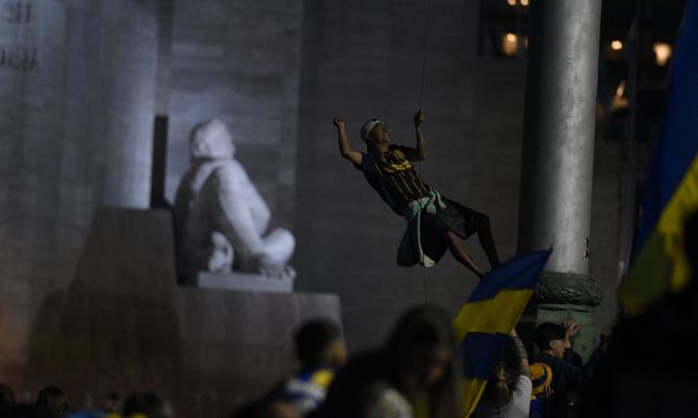 Central campeón: las imágenes de la fiesta gigante que el Canalla armó al pie del Monumento