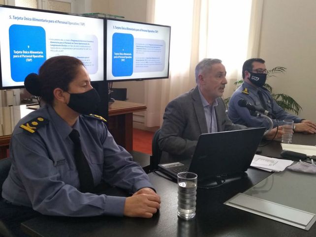 La policía recibirá el mismo aumento que los estatales y 7 mil pesos para el personal de calle