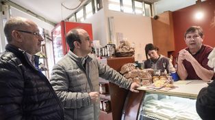 Corral encabezó en Santa Fe un nuevo timbreo de Cambiemos