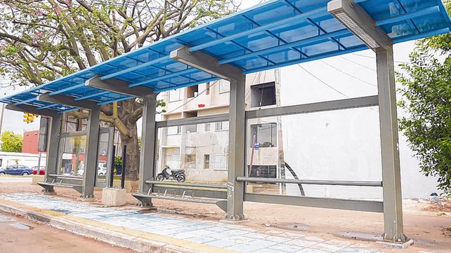 Sin &oacute;mnibus. La paradas de colectivos de la ciudad est&aacute;n desiertas desde hace 12 d&iacute;as.