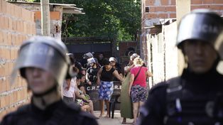 Una fuerte custodia se instaló minutos después del hallazgo en Villa manuelita.