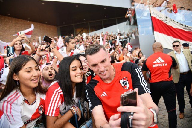 Armani uno de los más requeridos por los hinchas de River.