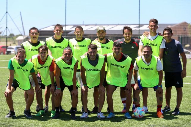 Referentes de Newells se reencontraron para celebrar su pertenencia rojinegra