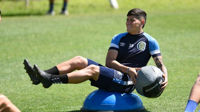 Fabricio Oviedo fue titular el pasado lunes ante Barracas Central y es una de las dudas que hay de cara al sábado.