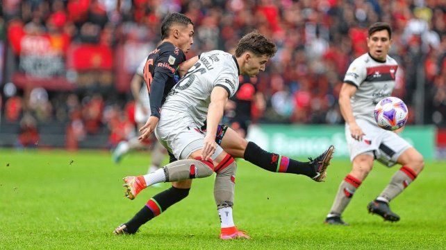 El minuto a minuto del duelo entre Colón y Belgrano
