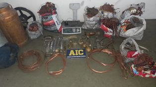 Four arrested and a large amount of bronze seized in a raid on a junkyard