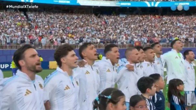 El Himno volvió a emocionar: el conmovedor momento antes de Argentina-Suiza