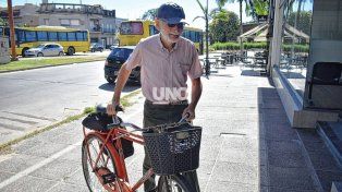 El concejal Saúl Perman propuso a sus pares asistir al concejo en bicicleta.