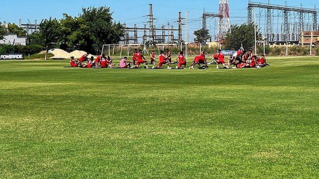 Con referentes y juveniles, Unión define quiénes viajarían a Uruguay para los amistosos