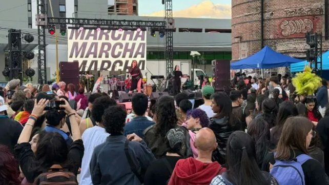 Cientos de personas celebraron la diversidad en Santa Fe y reclamaron por políticas de inclusión