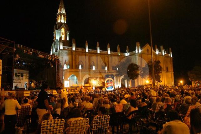 La plaza empieza a latir: arranca el 26º Festival Folclórico de Guadalupe