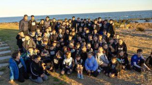 En la delegación del CAE viajaron al vecino país alrededor de 150 personas.
