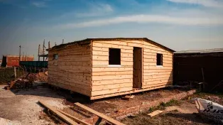 Las casas se contruyen en tres días y duran entre 10 y 20 años.