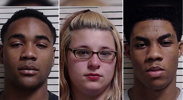 Los tres detenidos. La&nbsp;adolescente fue golpeada y forzada a tener sexo oral en transmisión en vivo por estas tres personas.&nbsp;