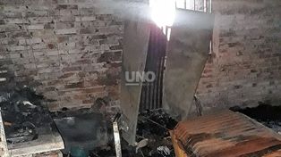 Piden ayuda para un hombre de 84 años y su hija que perdieron todo en un incendio