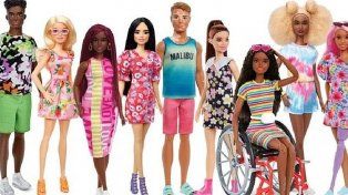Actualmente las muñecas Barbie se fabrican con variantes en cuerpos, pieles, textura de cabello para tiempos de diversidad y nuevas infancias.&nbsp;