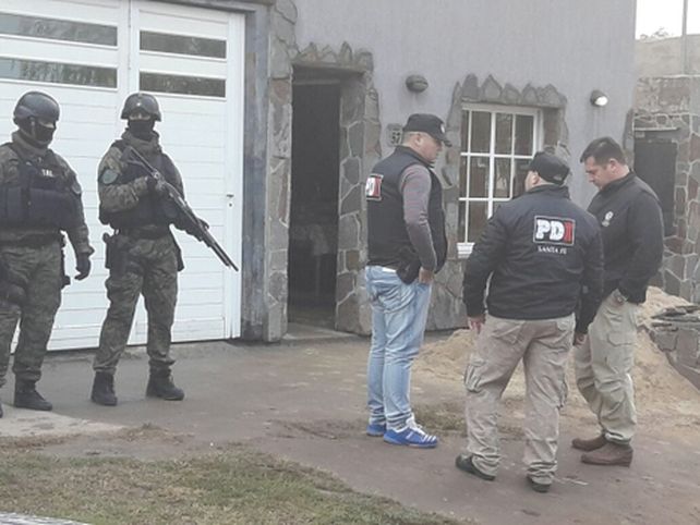 en la casa de El chino. Agentes de la PDI realizaron cinco allanamientos y secuestraron nueve armas.