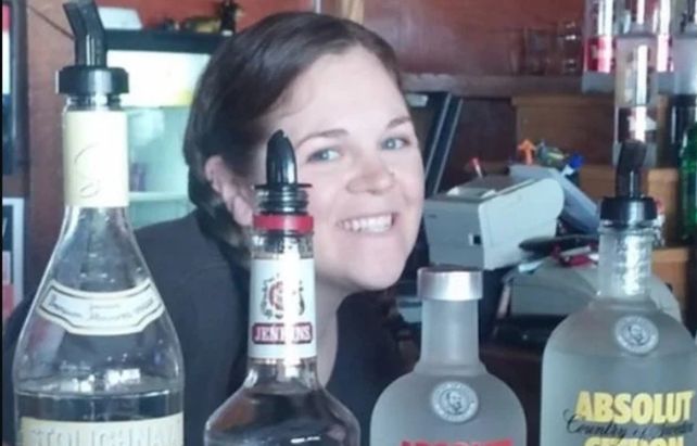 Una mujer encontró la manera de hacer felices a sus empleados y que su bar sea un éxito