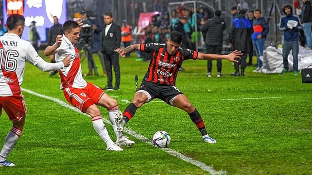 Patronato sorprendió a River en La Rioja.