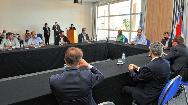 Se firmó el contrato para el acueducto metropolitano