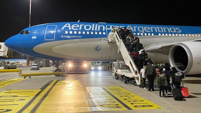 El Gobierno planea la privatización de varias empresas estatales. Trascendió que ya hay algunos inversionistas interesados en tres firmas.