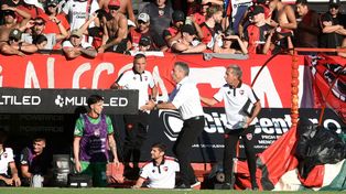 Frank Kudelka, quien debutó en el clásico, tendrá una dura misión por delante.
