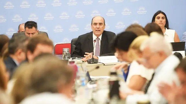 Ya está listo en le Senado el cronograma de trabajo y debate de la Ley Bases y paquete fiscal que ya tiene media sanción de Diputados. Quiénes serán los Invitados.