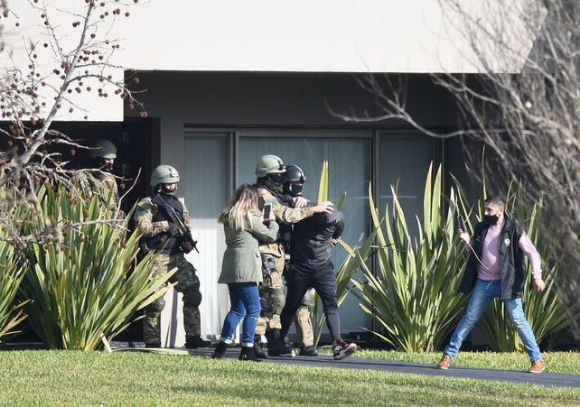 En junio del año pasado la policía allanó la casa de Pillín Bracamonte en el selecto country Los Alamos