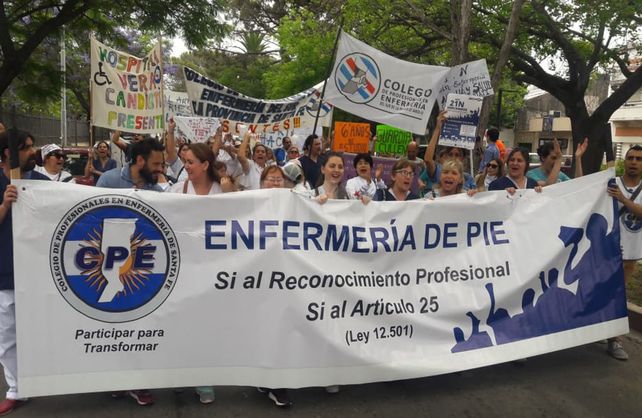 La marcha de los enfermeros pidiendo por sus derechos.&nbsp;
