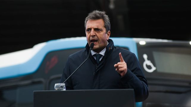 El ministro de Economía y candidato a presidente por Unión por la Patria durante su visita a Rosario este viernes.&nbsp;